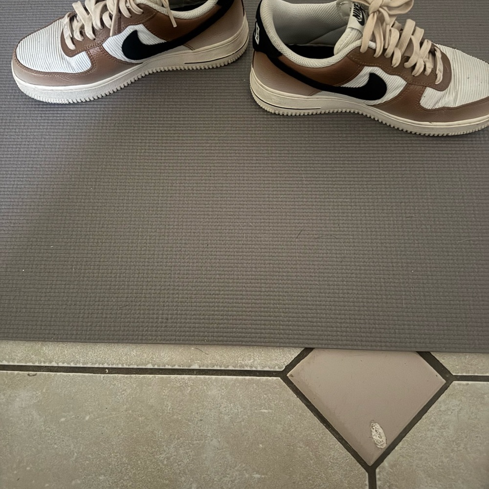 Nike Air Force Ones - Picture 2 of 4